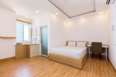 Tại Phan Đình Phùng, Phú Nhuận, Căn hộ cửa sổ thoáng phonh cách đơn giản, gần Cầu Kiều