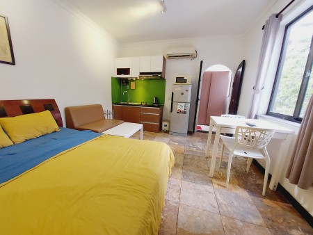 Cho thuê căn hộ studio, full nội thất cửa sổ thoáng mát, gần đại học kinh tế