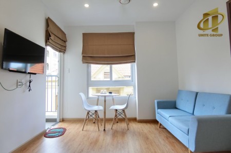 Cho thuê căn hộ 1 phòng ngủ ban công gần sân bay đường Cửu Long