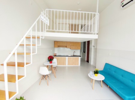 Căn hộ duplex - cửa sổ, gác cao hơn 1m7, full nội thất, gần ngã tư Bảy Hiền..