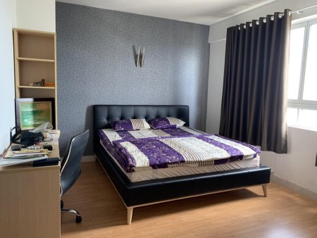 Cần cho thuê gấp Căn Hộ Hùng Vương Plaza. Quận 5 . Diện tích: 132 m2. 2pn 2wc, nội thất đầy đủ