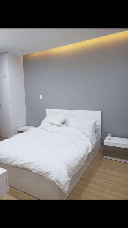 Căn hộ 2PN Orchard Park View full nội thất, căn góc, có chỗ đậu oto. LH 0979 809060