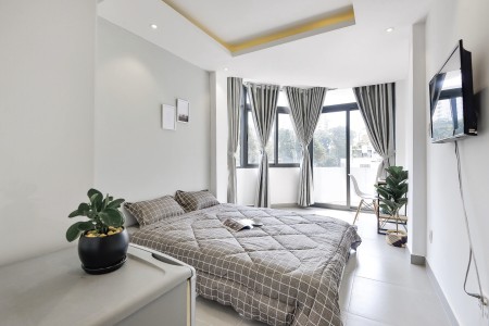 Studio có ban công, ngay Nguyễn Thị Minh Khai, Trung tâm Quận 1, Gần nhà thờ Đức Bà