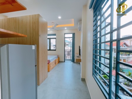 Căn hộ Tân Bình, đường Trường Sơn, gần Sân Bay, BAN CÔNG/CỬA SỔ, Phòng siêu rộng siêu mới