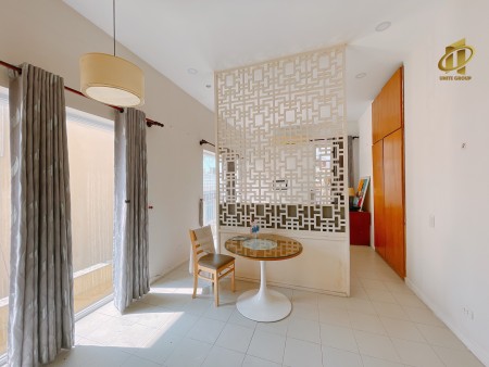 Nguyễn Đình Chính, Phú Nhuận, Căn hộ 1 PN vách ngăn, hẻm rộng, có bãi xe hơi gần đó