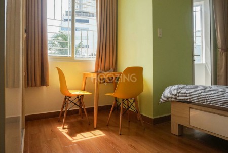 Căn hộ Phú Nhuận, 1 PN vách ngăn, đường Huỳnh Văn Bánh, gần cầu Công Lý, giáp Quận 3, máy giặt riêng