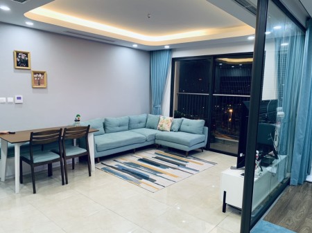 Ở đây cho thuê căn hộ 2PN 2WC Vinhomes D'Capitale đầy đủ nội thất vào ở được ngay giá rẻ mùa covid.