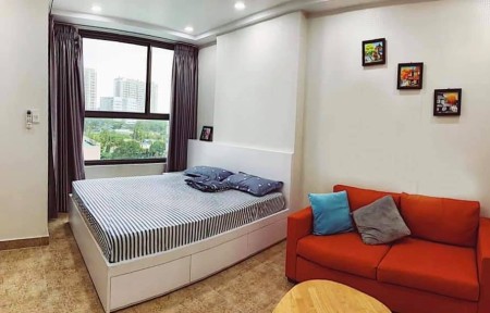 Cho thuê căn hộ 1 phòng ngủ riêng ở Hoàng Hoa Thám Tân Bình