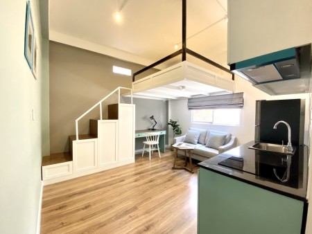 Duplex bancong cửa sổ chill phết Q7 Crescent hỗ trợ cọc