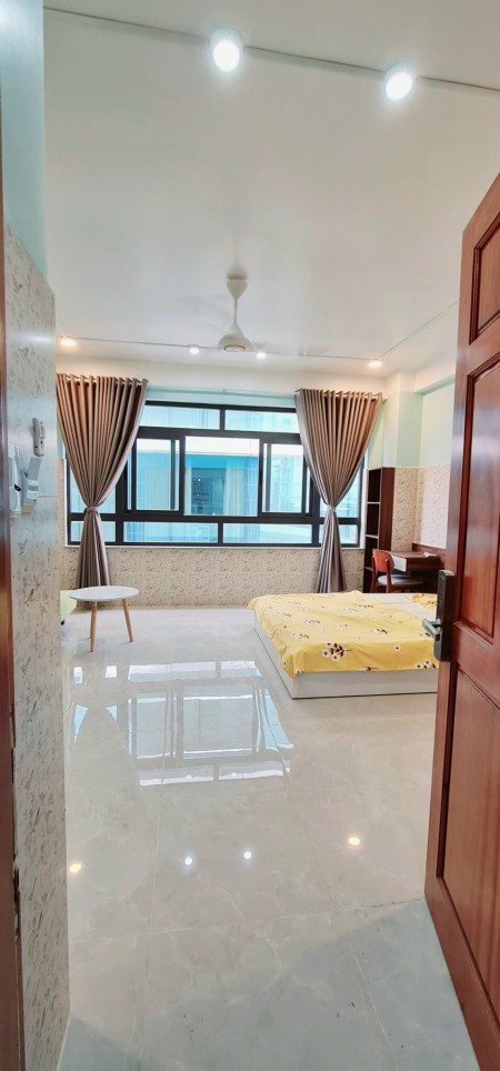 Căn hộ Bạch Đằng Full nội thất, Cửa sổ lớn, Có thang máy, Gần sân bay Tân Sơn Nhất