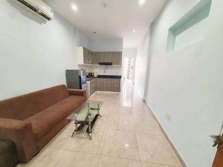 Căn Hộ 1PN Full Nội Thất, Cửa sổ ban công thoáng mát gần cầu Hoàng Hoa Thám