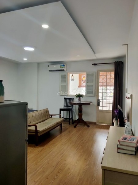 Cần cho thuê căn hộ dịch vụ mini 40m2,  Nguyễn Cữu Vân Bình Thạnh giá rẻ 6,7 tr lh - 0965204645