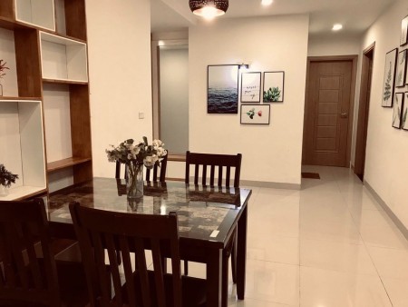 Gia đình cần cho thuê căn hộ cc Sun Square full đồ vào ở ngay. dt 115m2, 3pn lớn