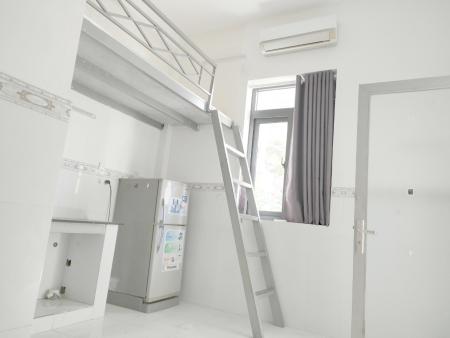 Căn hộ duplex - cửa sổ thoáng, ngay khu vực sân bay công viên Gia Định