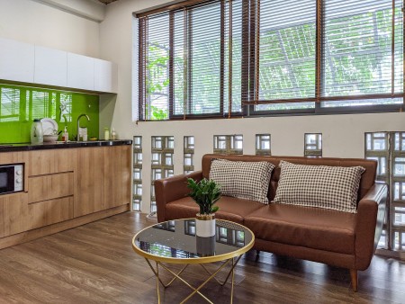 Căn hộ studio nội thất hiện đại, đón sáng tại Quận 2