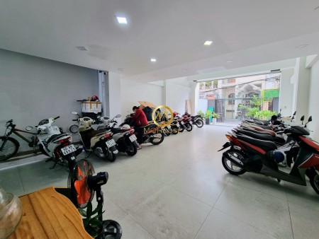 Căn hộ cao cấp sạch sẽ Full nội thất ngay khu Thành Thái trung tâm Q10