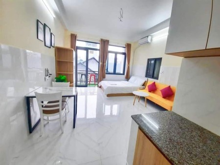 Studio ban công, Cửa sổ lớn, Full Nội Thất, Thân Nhân Trung, Etown Cộng Hòa