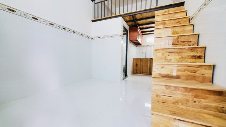 Căn hộ Lê Văn Quới có Ban công, Giờ giấc tự do, Thang máy