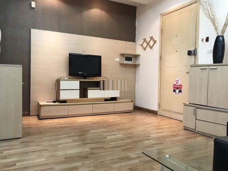 Cho thuê căn hộ 17T8 Hoàng Đạo Thúy Cầu Giấy 2PN chỉ 9tr/th