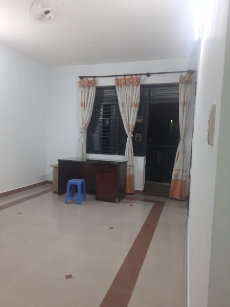 Cho thuê nhanh căn hộ 312 Lạc Long Quân diện tích 64m2, 2pn, giá 6tr4. Liên hệ xem nhà - 0384015896