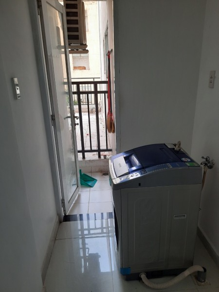 Cho thuê nhanh căn hộ 8X Plus đường Trường Chinh 64m2, 2pn, 2wc, giá 6tr3/ tháng. Lh: 0384015896