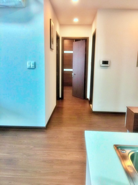 Cho thuê căn hộ 2PN/2WC ban công dài 83m2 tại chung cư Kingston Residence - Giá 18 tr/th