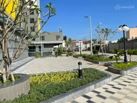 Cho thuê căn hộ 51m2, 2PN, 2WC, ngay làng đại hoc, CC Bcons Green View, 5.5tr/th. LH 0767057139