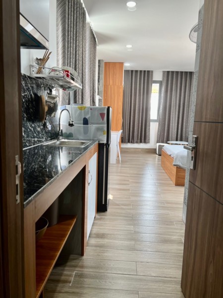 Căn hộ Full Nội thất- Ban công ngay điện biên phủ ngã tư hàng xanh