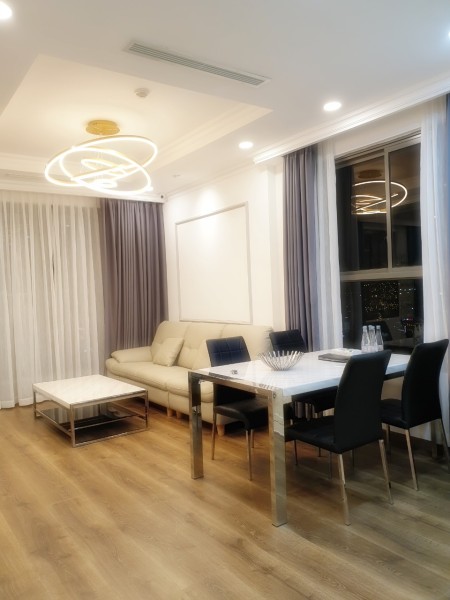 Cần tìm khách thiện cho thuê căn hộ 2PN nội thất đẹp tại Kingston Novaland. Giá thuê: 20 triệu