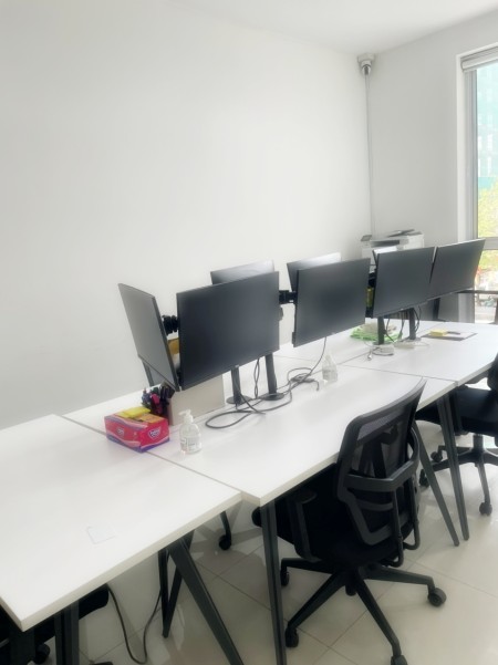 Cho thuê văn phòng 14m2 tại The Prince Residence Novaland. Giá 10 triệu/tháng, thương lượng