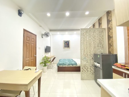 Căn Hộ full nội thất i hình, quận 10 đối diện nhà hát Hòa Bình, gần ĐH Kinh Tế