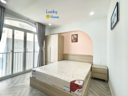 Căn hộ studio ban công thoáng, full nội thất hiện đại