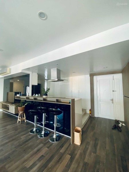 Cho thuê căn hộ Đà Nẵng Plaza, căn góc, 130m2, 3PN, full nt, giá 10 triệu/tháng. LH 0906475786