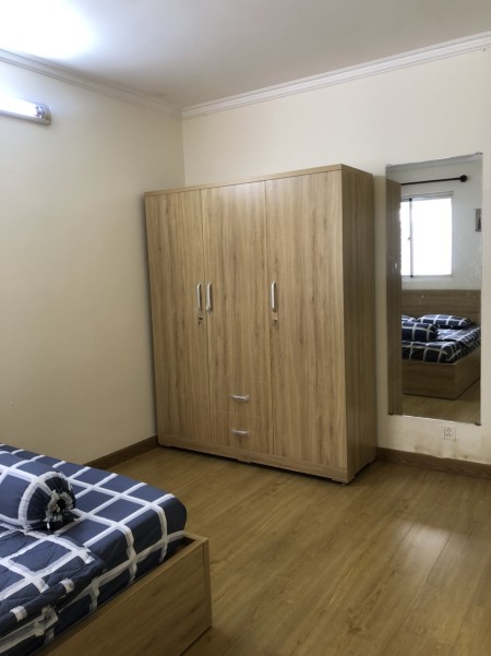 Cần cho thuê căn hộ chung cư 203 Nguyễn Trãi Quận 1. DT 60 m2, 2 pn, 1wc, nhà đẹp