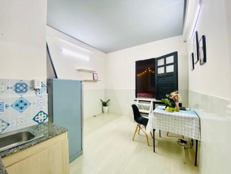 Căn hộ 1PN full nội thất có cửa sổ thoáng. Nguyễn Trãi Quận 1