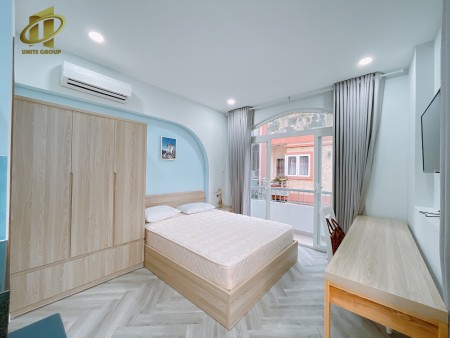 CHDV ngay 77 Trương Quốc Dung Phú Nhuận, mới tinh ban công mỗi phòng, gần Phan Xích Long