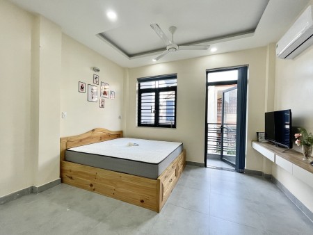 Căn hộ gần sân bay Tân Sơn Nhất - Ban công cực rộng rãi - Trường Sơn