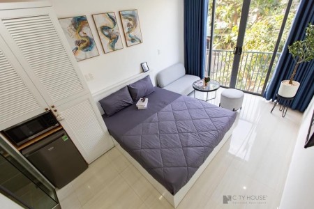 Hoàng Quốc Việt Studio Ban Công khu Phú Mỹ yên tĩnh