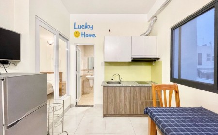 Căn hộ 1PN cửa sổ thoáng, full nội thất ngay cầu Thị Nghè