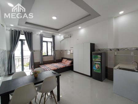 Căn Hộ Full Nội Thất, Mới 100% , Ngay Đầm Sen , Bốn Xã