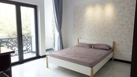 Căn Hộ DV PenHouse Full nội thất, gần KCX Tân Thuận, Đh Luật, Đh NTT, Đh tài chính.