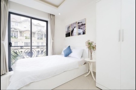 Căn Hộ Full Nội Thất Ban Công, Cửa Sổ Lớn Gần Đh TĐT, Vivo, Lotte Mart