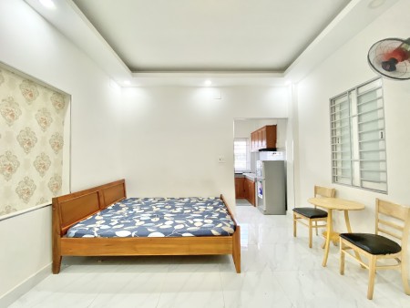 CH Mới Xây Có Cửa Sổ, Ban Công Lớn, Ngay Lê Trọng Tấn