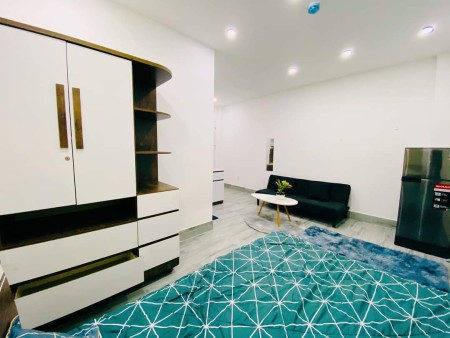 Căn hộ full nội thất giáp Quận 10, 11 giá cực sốc