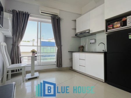 Studio Blue Housr cửa sổ lớn ban công thoáng mát ngay trung tâm Quận Tân Bình