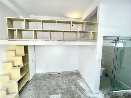 CHDV cao cấp mới 100% Lót sàn gỗ, nội thất gỗ, tất cả phòng đều có Cửa sổ, Bancol gần UEF, Hutech