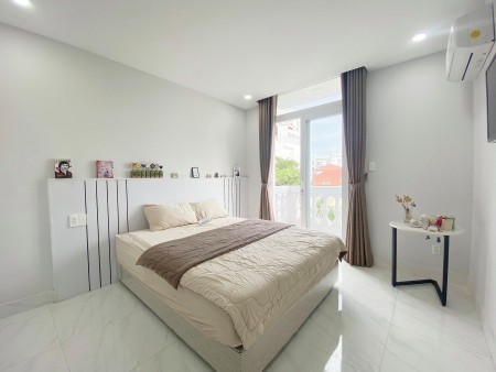 Ban công-cửa sổ. View chuẩn xịn. Tân Phong Q7 gần KCX