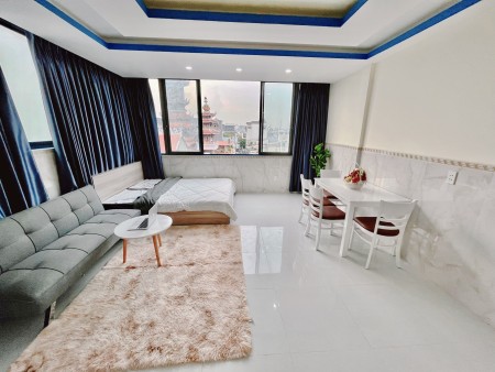 Studio cửa kính lớn đón sáng, bếp xa giường. Giá thuê 8 Triệu/Tháng tại Phú Nhuận