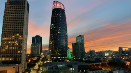Cần cho thuê CH Plaza 3pn 143m2 căn penthouse view sông cực đẹp. Giá 15 triệu