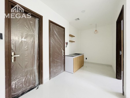 Căn hộ 1 phòng ngủ, studio ban công, 30m2, ngay đường lớn Phạm Văn Đồng, Đại Học Văn Lang cơ sở 3